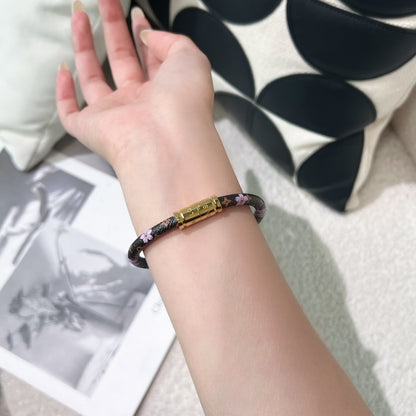 Pearly Flower Bracelet