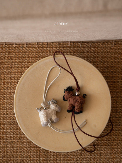 Horse Charm in Knitted Wool。
