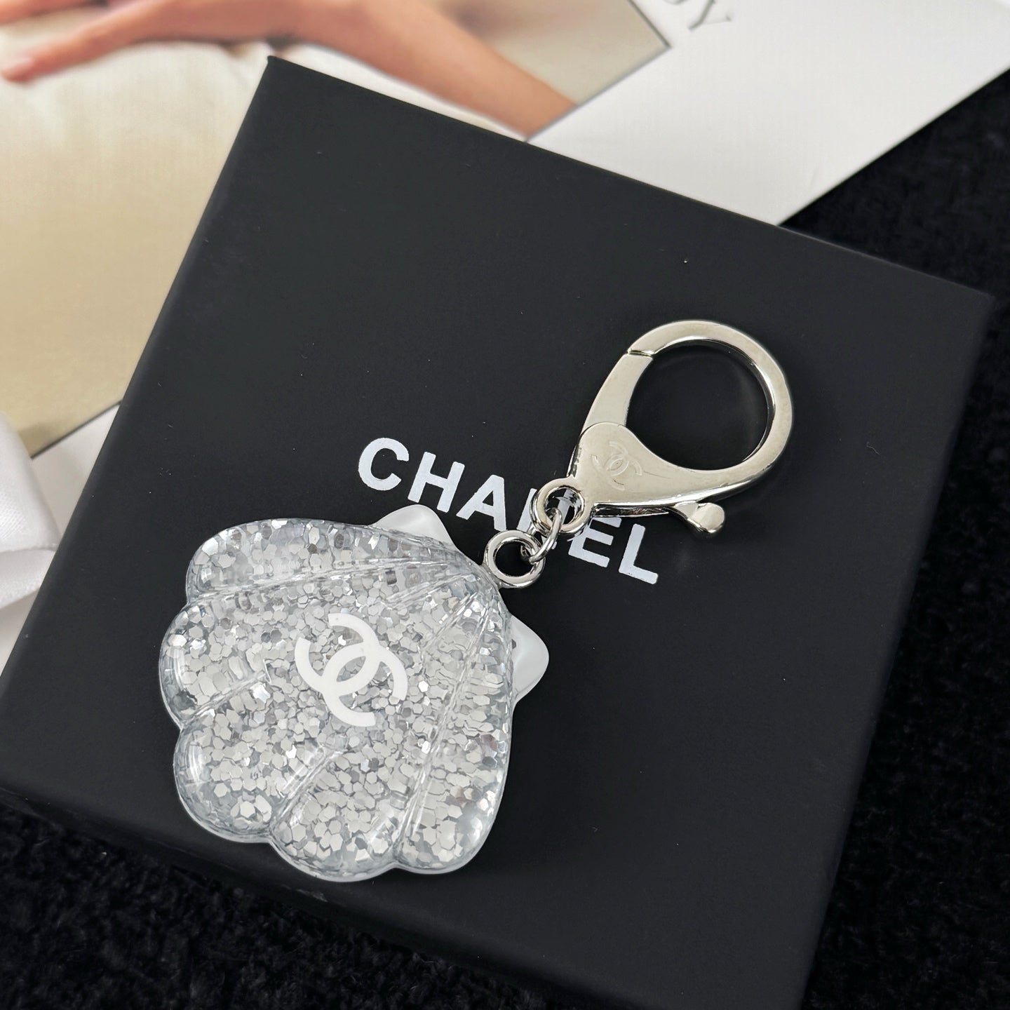 Shell Keyring with Glitter Resin