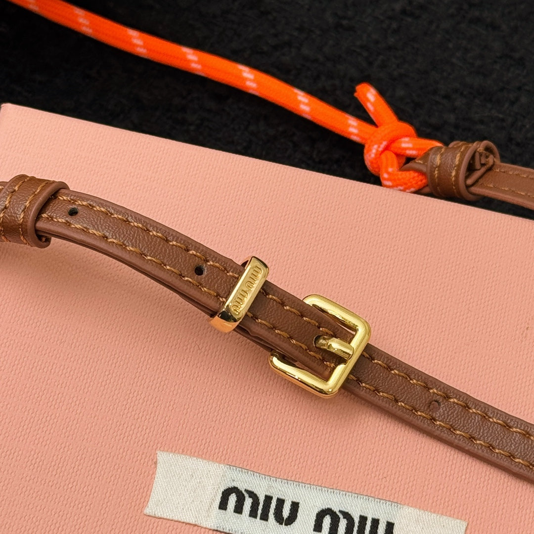 Leather earphone bag
