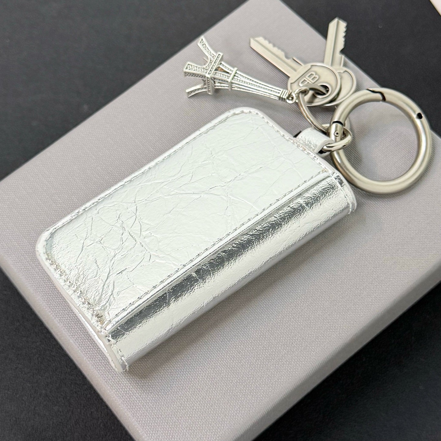 Le City Charm Eiffel in Optic White