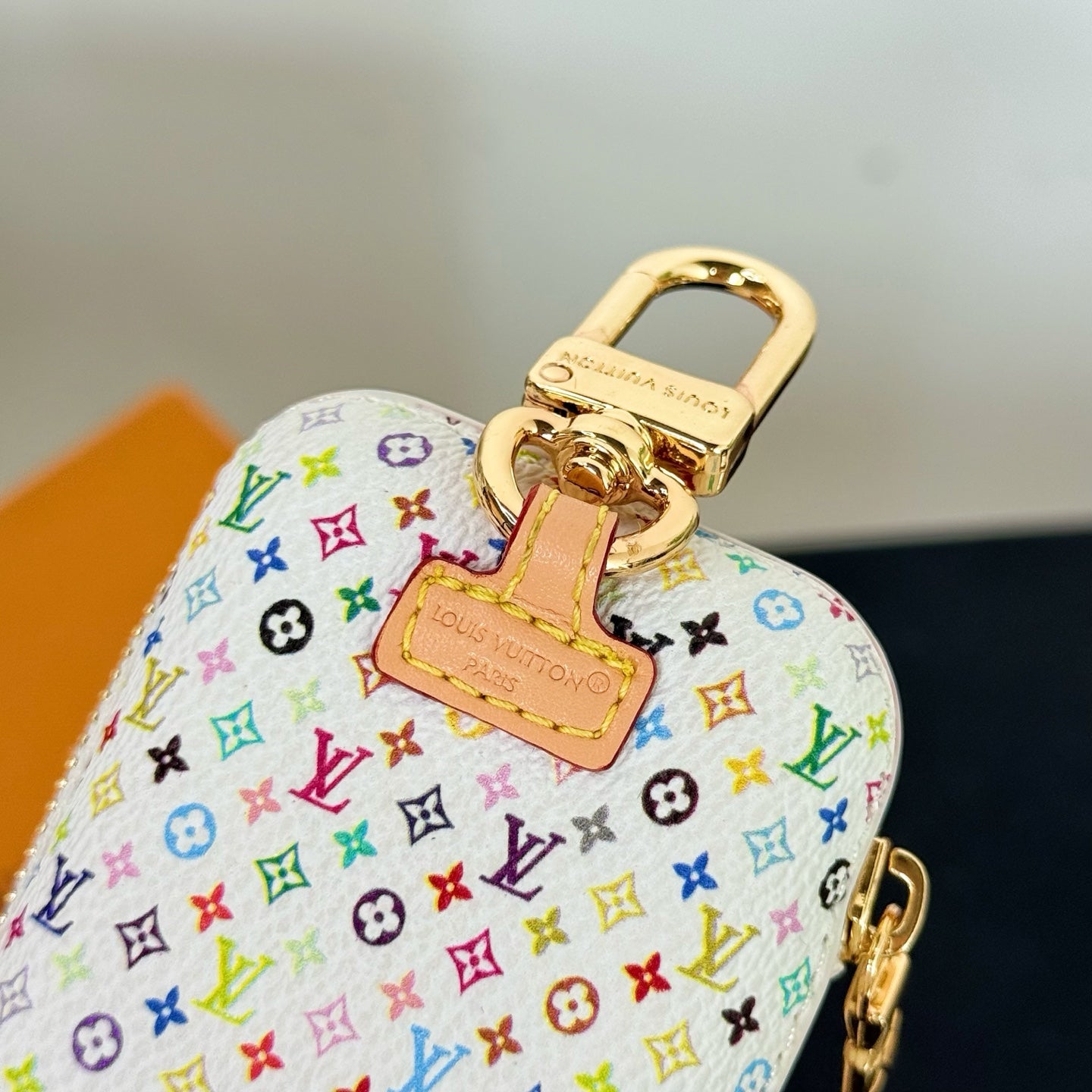 Horizon Airpod Case Bag Charm